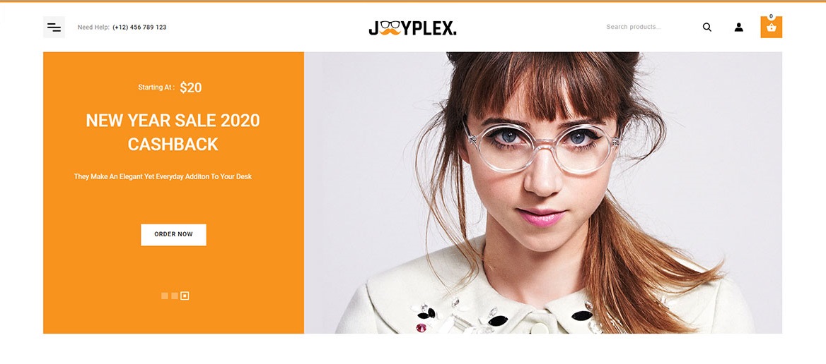 Kobieta w eleganckich oprawkach jako element banera reklamowego w sklepie dla optometrystów